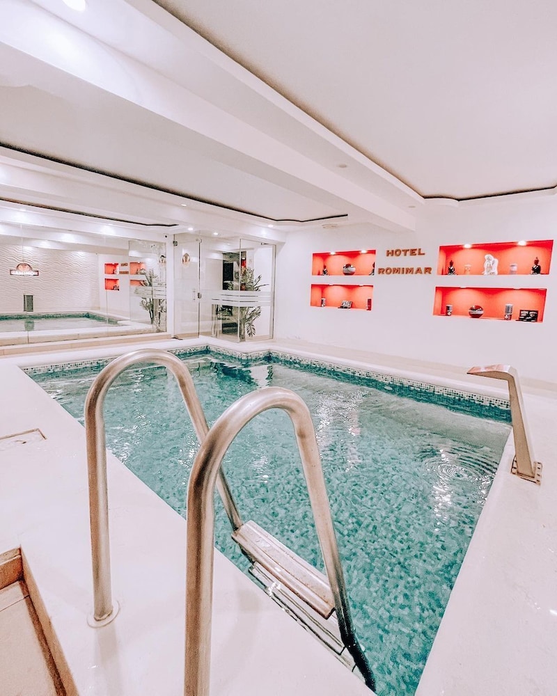 swimming pool spa