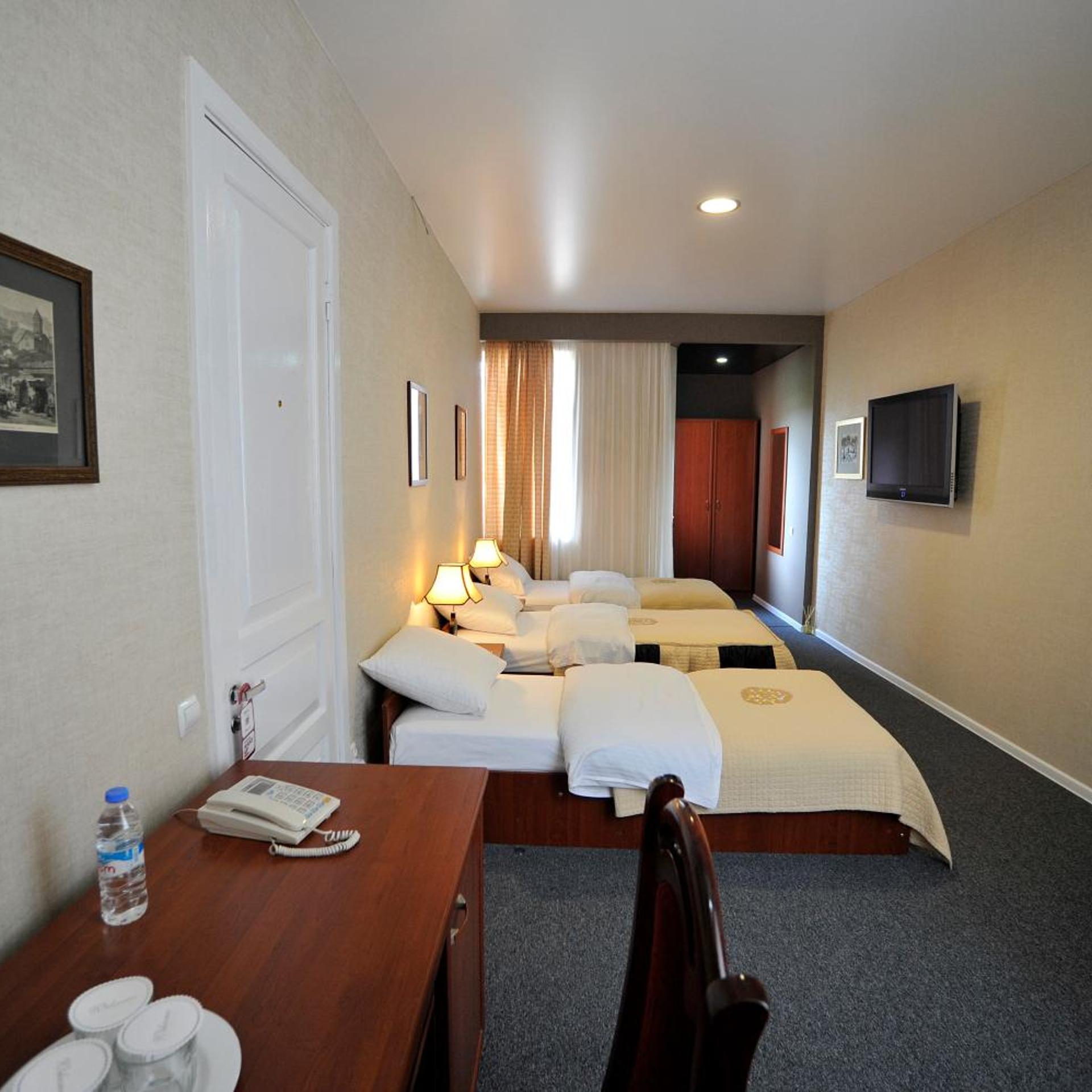 ZP HOTEL 19/45