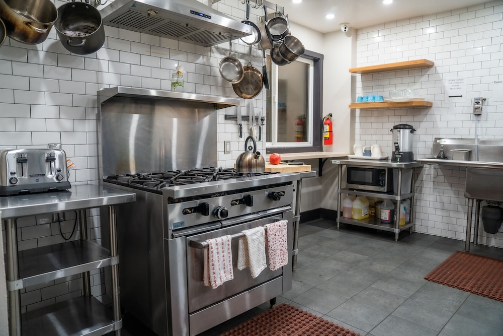 Amsterdam Hostel San Francisco 47/63