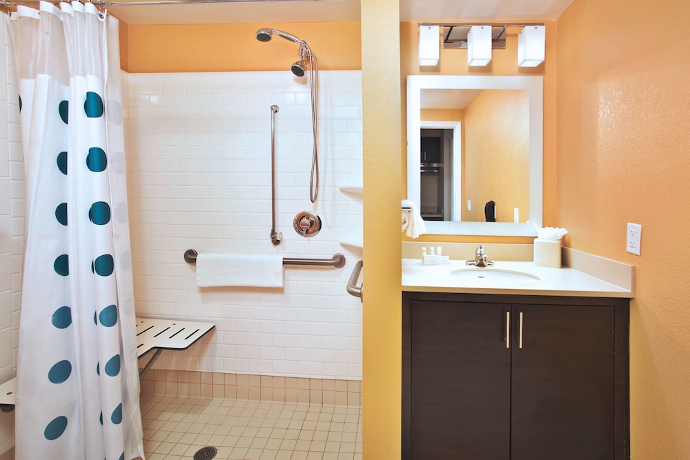 TownePlace Suites Republic Airport Long Island/Farmingdale 14/37