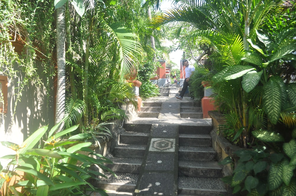 Dewi Sinta Hotel and Restaurant by ABM 27/32
