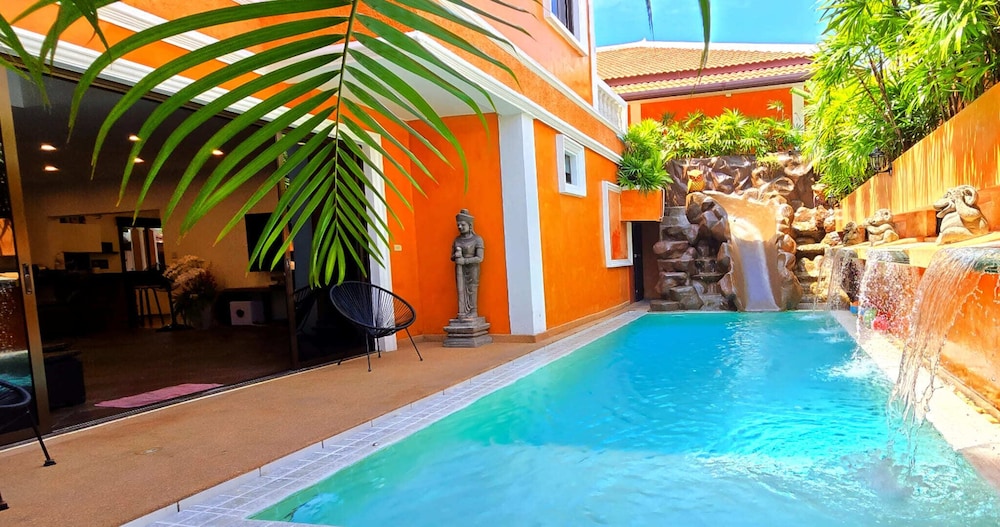 Hide Land Pattaya - Luxurious Tropical Villa 82/97