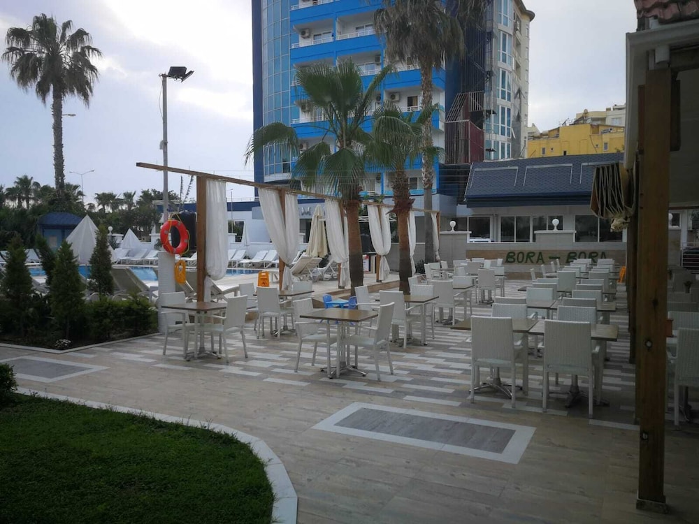 Bora Bora Apart Hotel 35/50