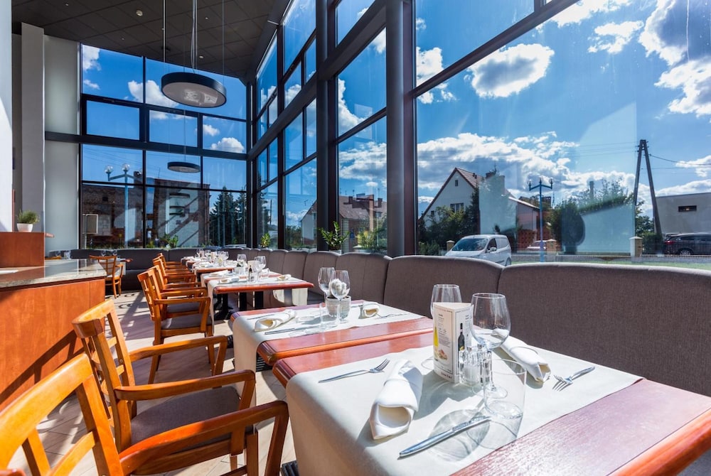 restaurant cafeteria