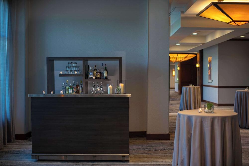 Hyatt Regency Coralville 8/66