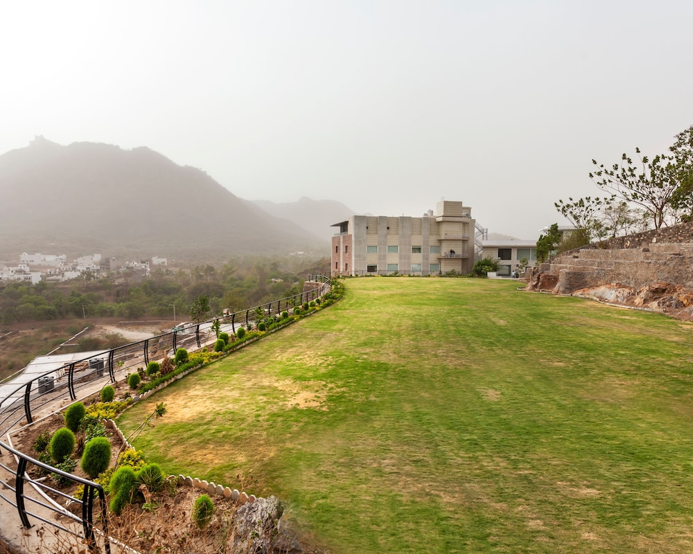 Justa Sajjangarh Resort And Spa 39/50