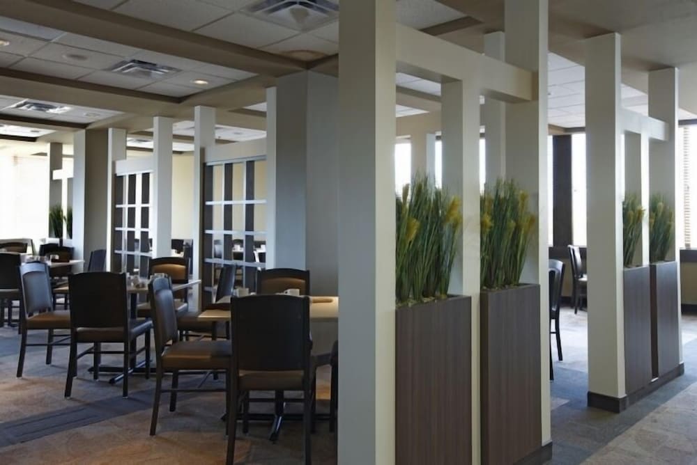 Viscount Gort Hotel 38/53