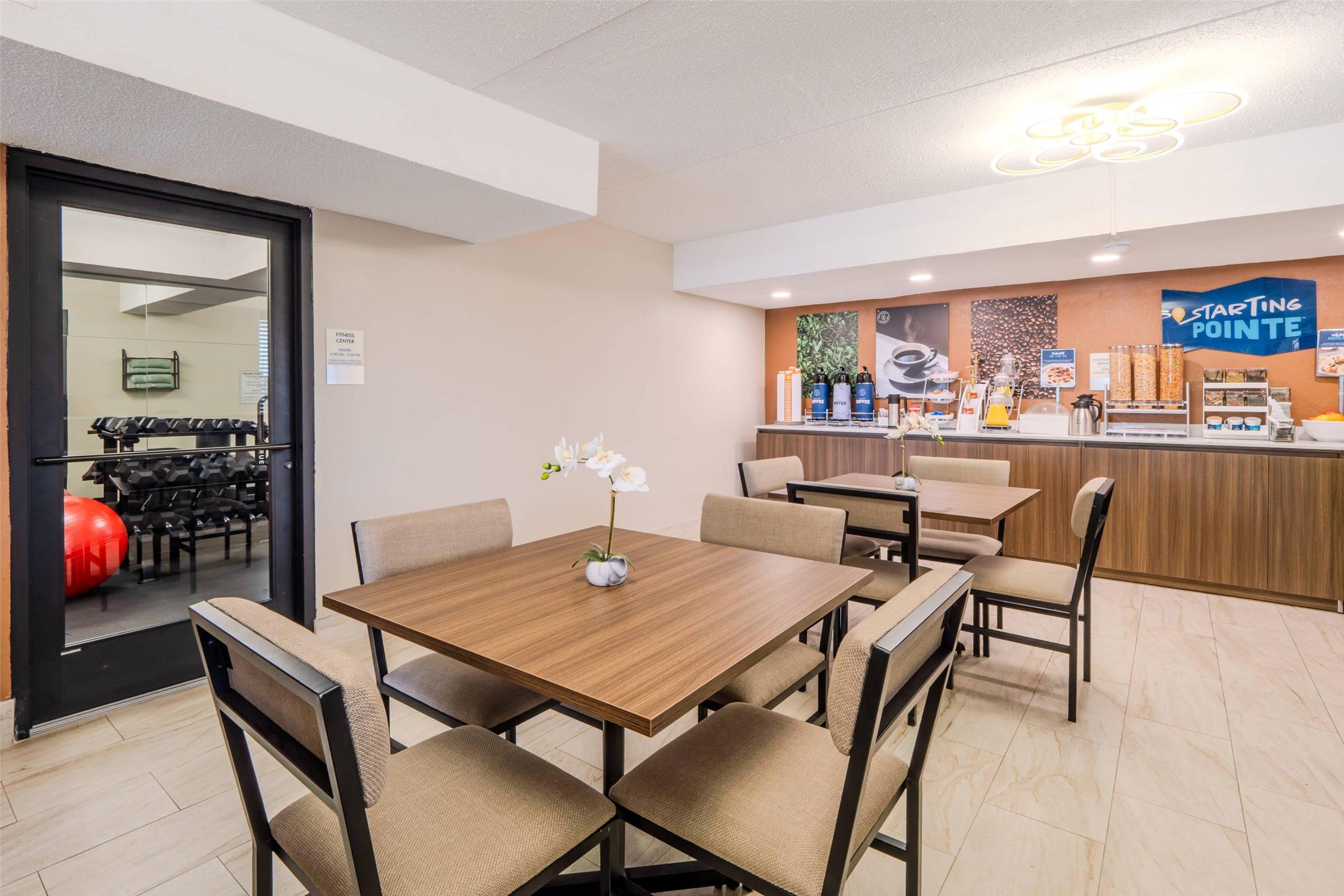 Clarion Pointe Winston - Salem Downtown 16/25