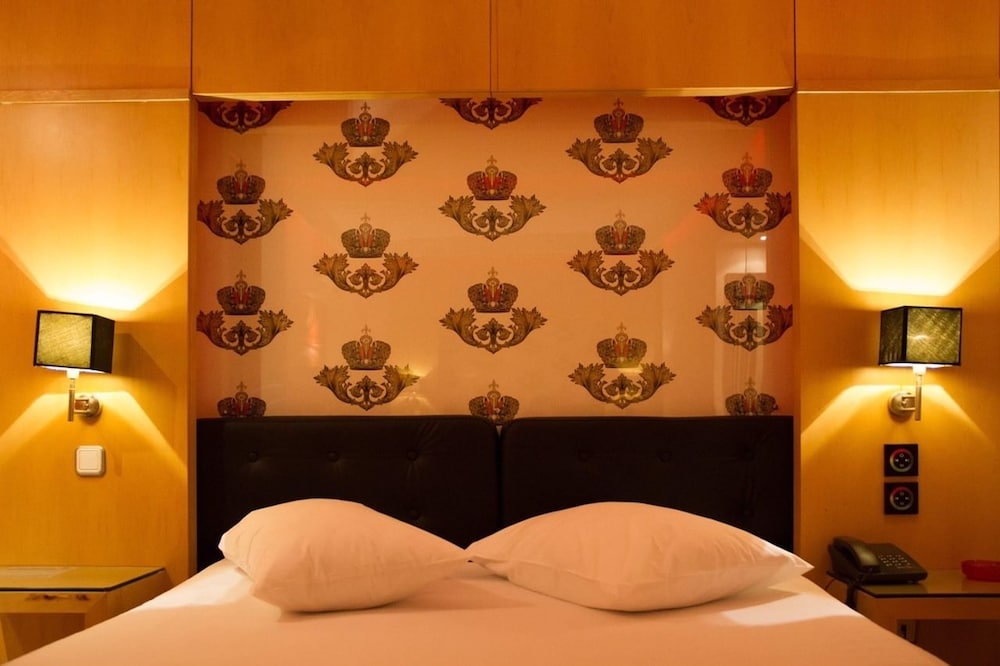 Olympic Hotel 18/23