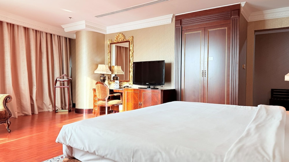 PRESIDENTIAL, SUITE