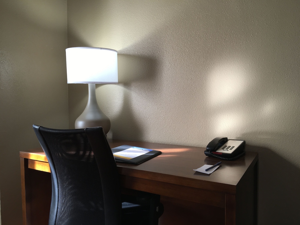 Comfort Inn & Suites Near Kino Sports Complex 47/58