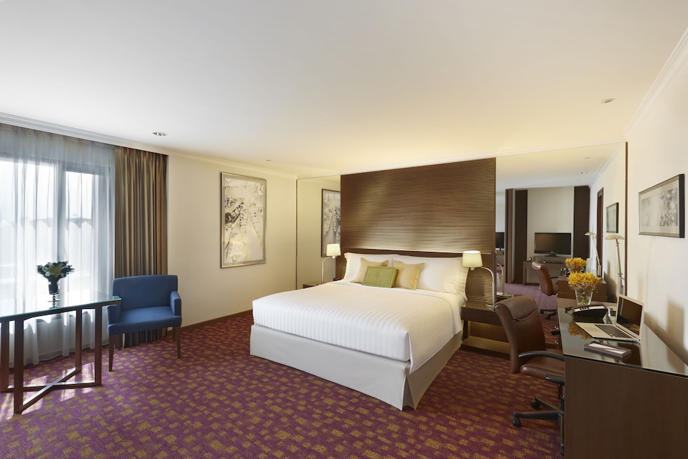 Dusit Princess Srinakarin Bangkok 11/69