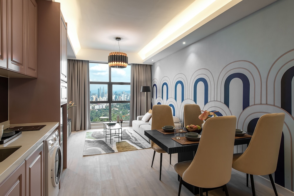 AMI Suites 28/50