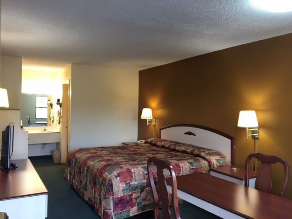 Budget Inn Talladega 30/61