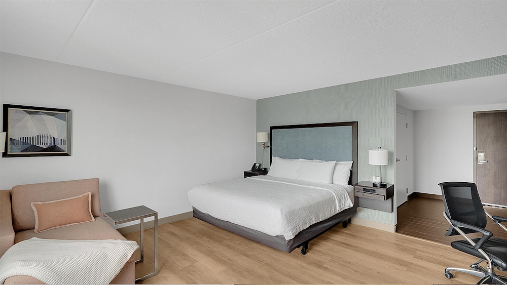 ROOM, KING BED, ACCESSIBLE