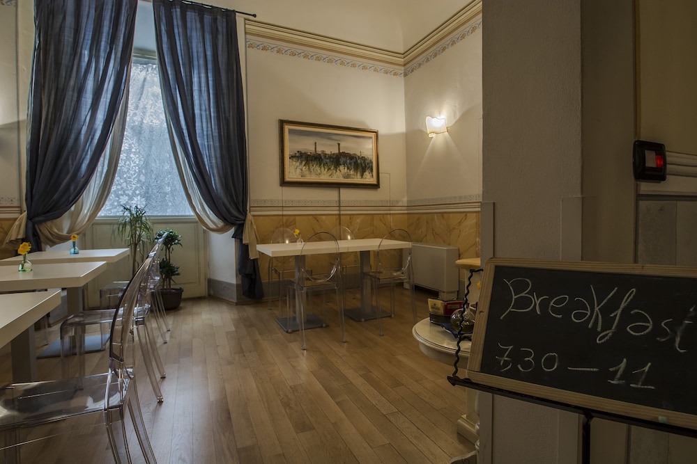A Palazzo Busdraghi 32/49