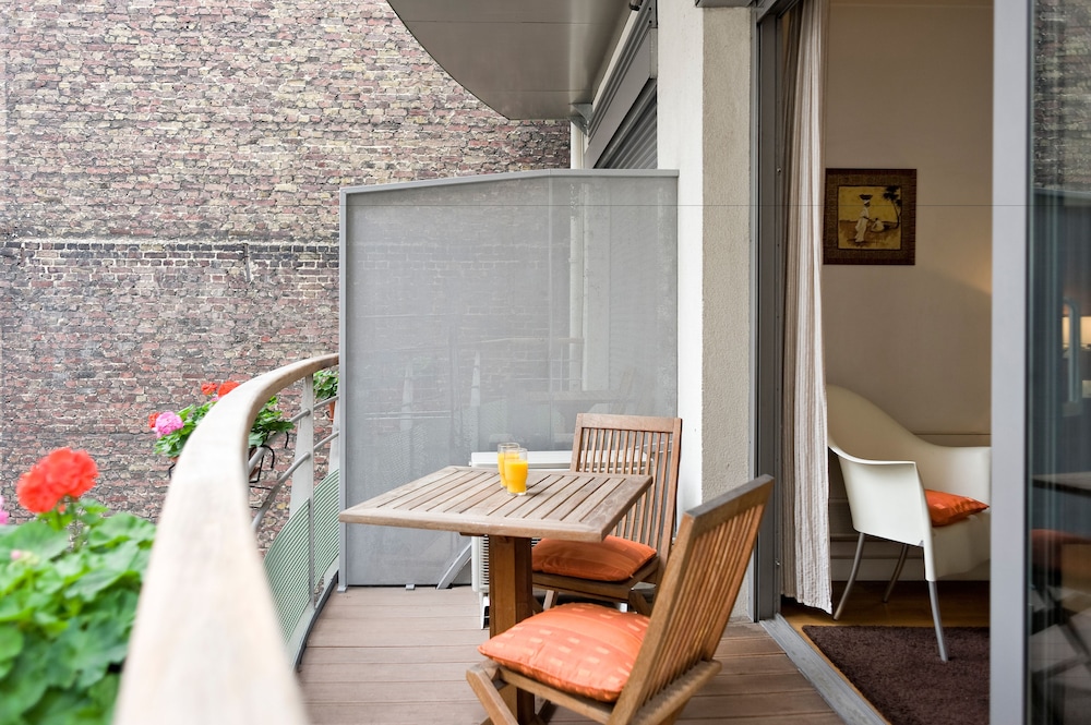 RESIDHOTEL IMPERIAL RENNEQUIN 28/29