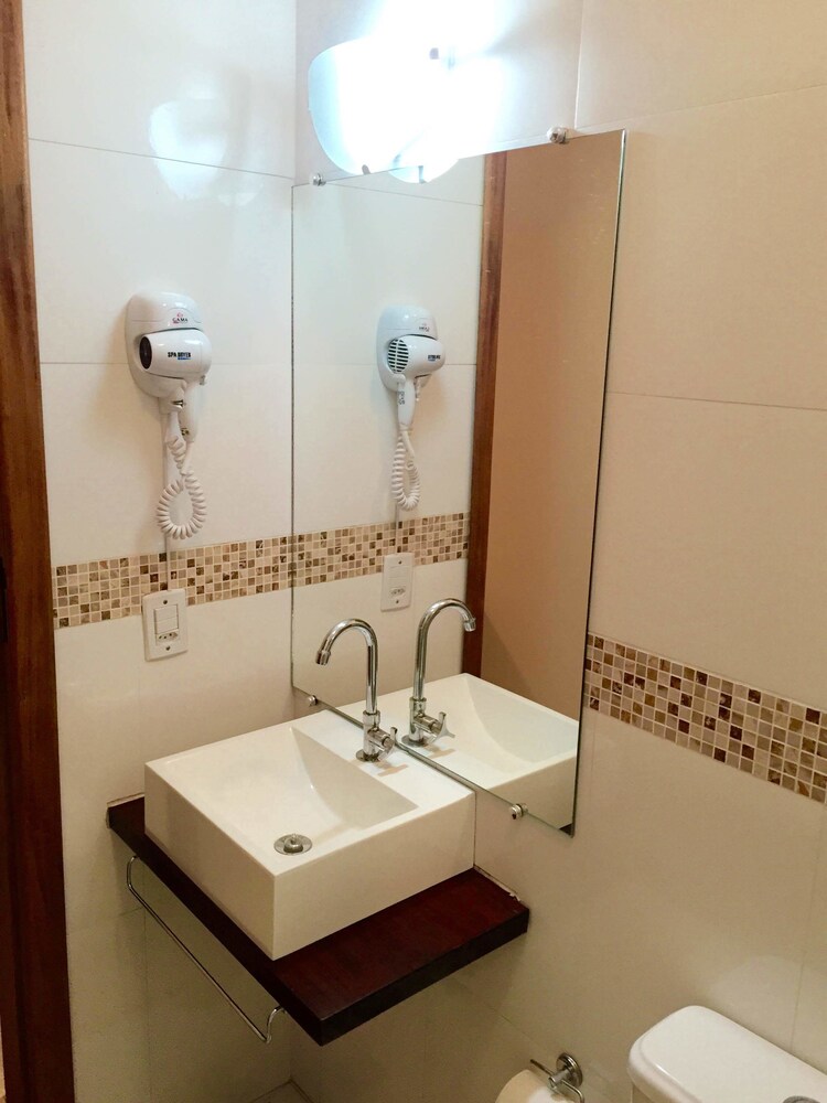 POUSADA BEZERRA 49/50