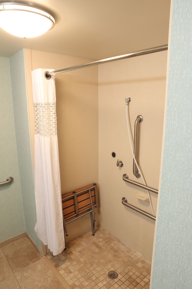 Hampton Inn Fayetteville 32/62