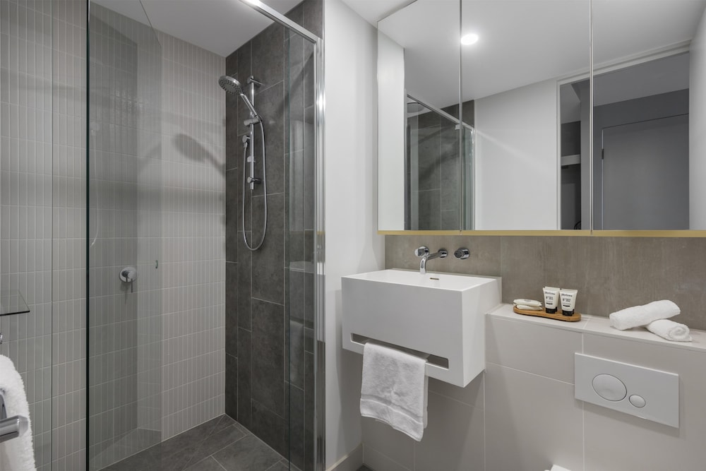 Avani Melbourne Central Residences 73/76