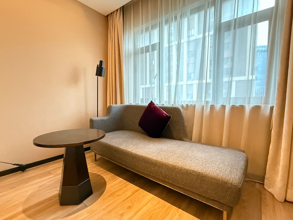 Mercure Shanghai Jiuting 36/46