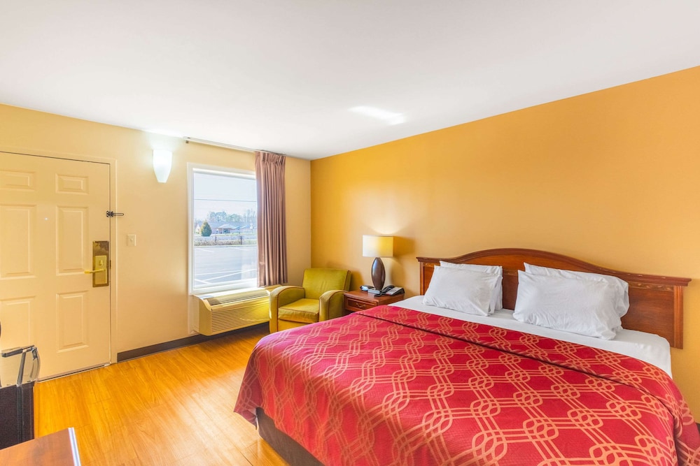 Econo Lodge Gaffney 11/34