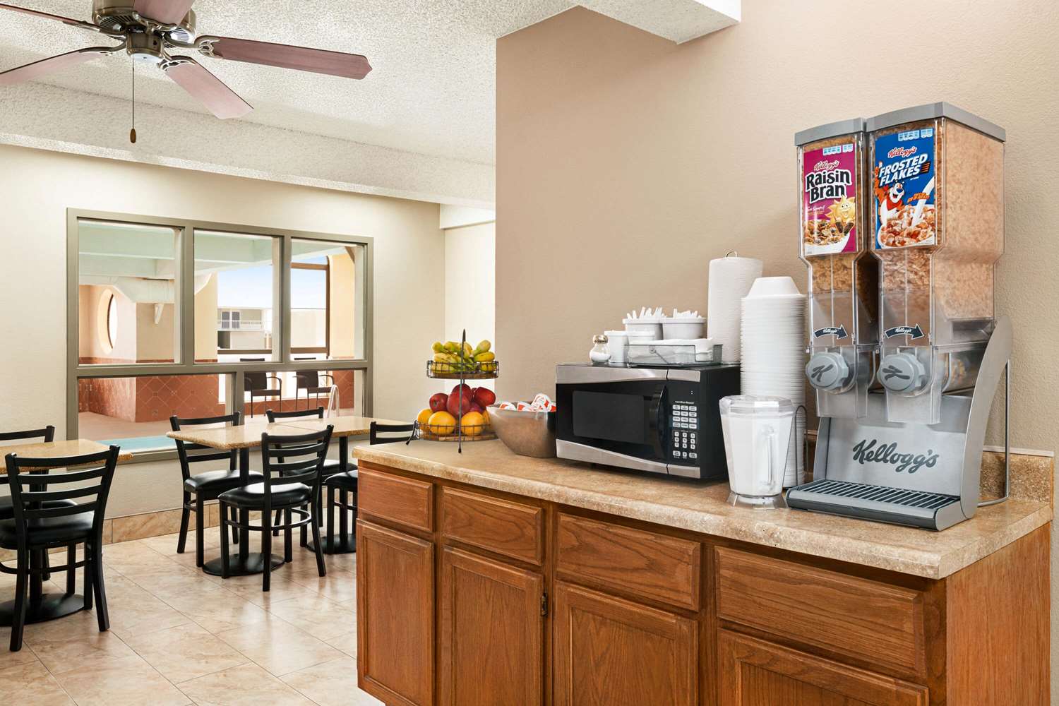 Super 8 by Wyndham Liberal KS 10/19