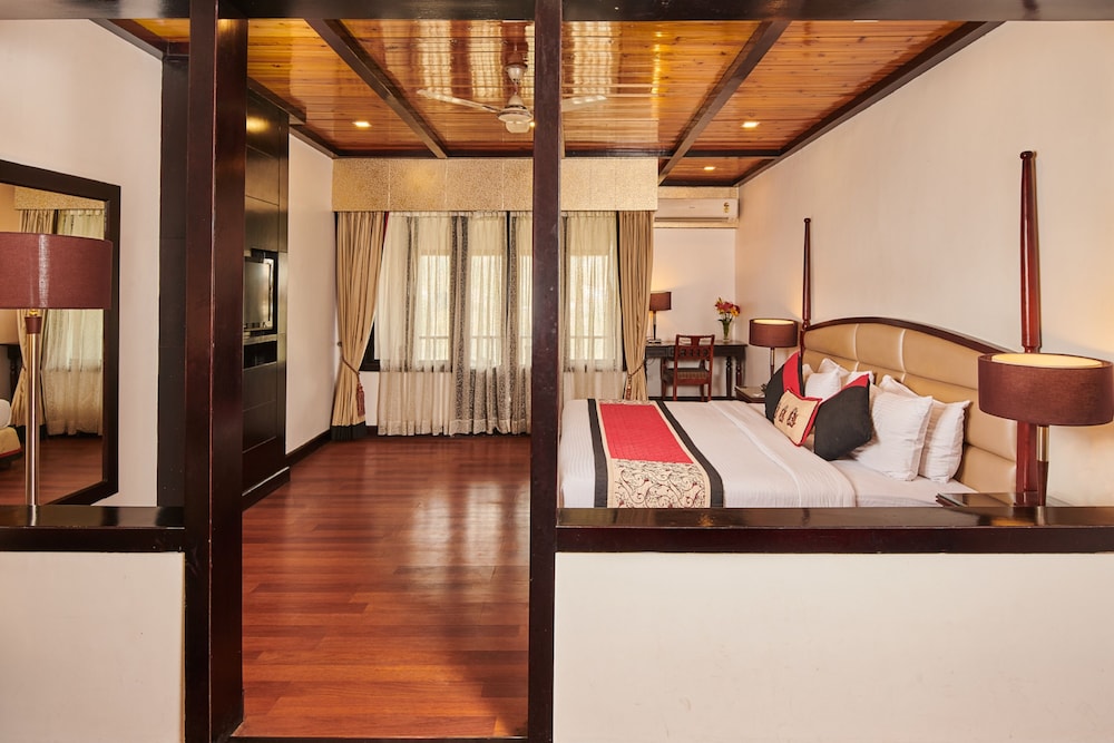 PRIVILEGE, SUITE, VALLEY VIEW, BALCONY