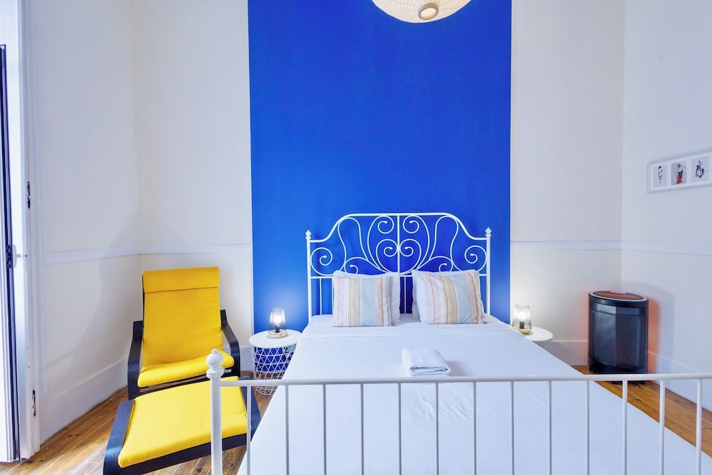 COMFORT, QUEEN BED, CITY VIEW, SHARED BATHROOM