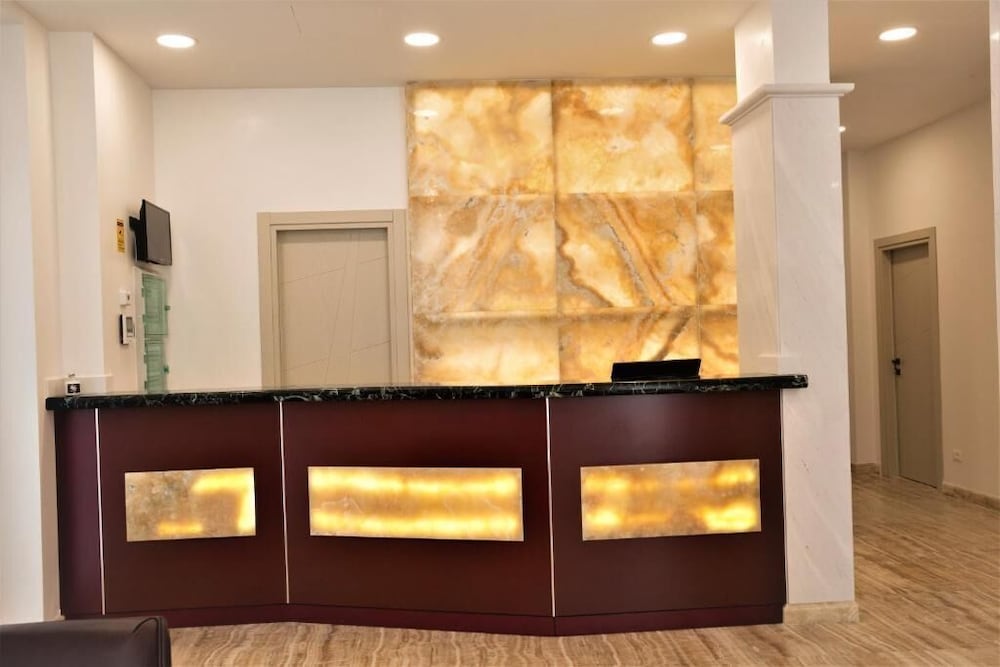 Boutique Hotel Enia 2/50
