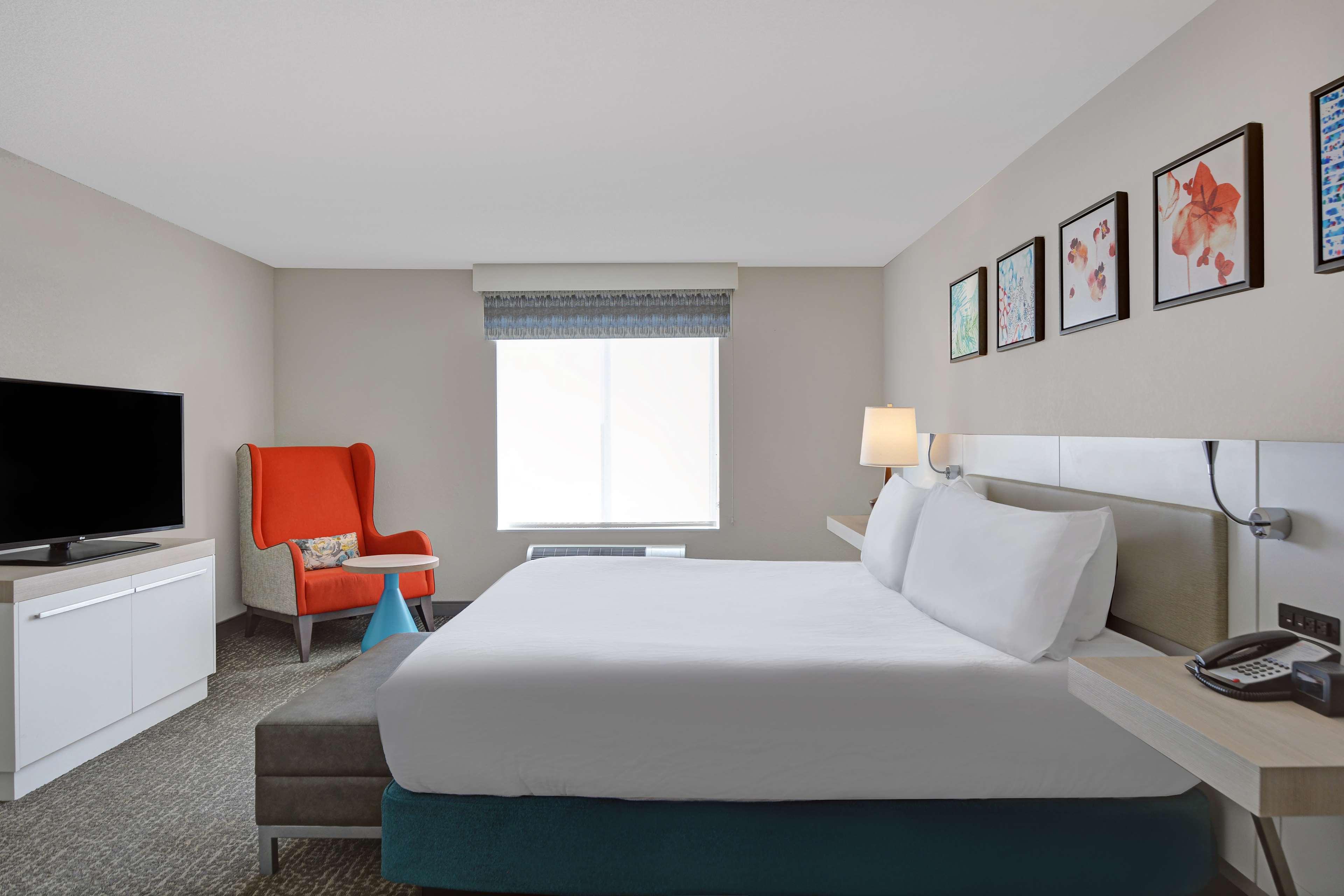 1 BEDROOM, SUITE, KING BED