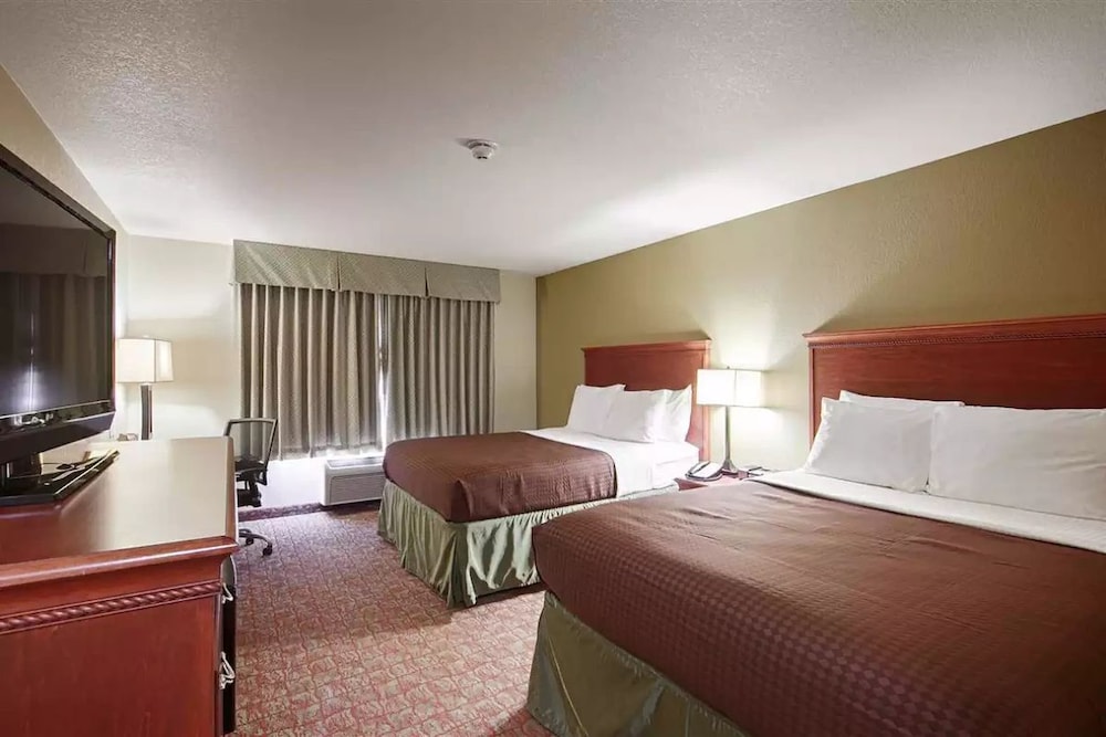 Heritage Hotel 8/28