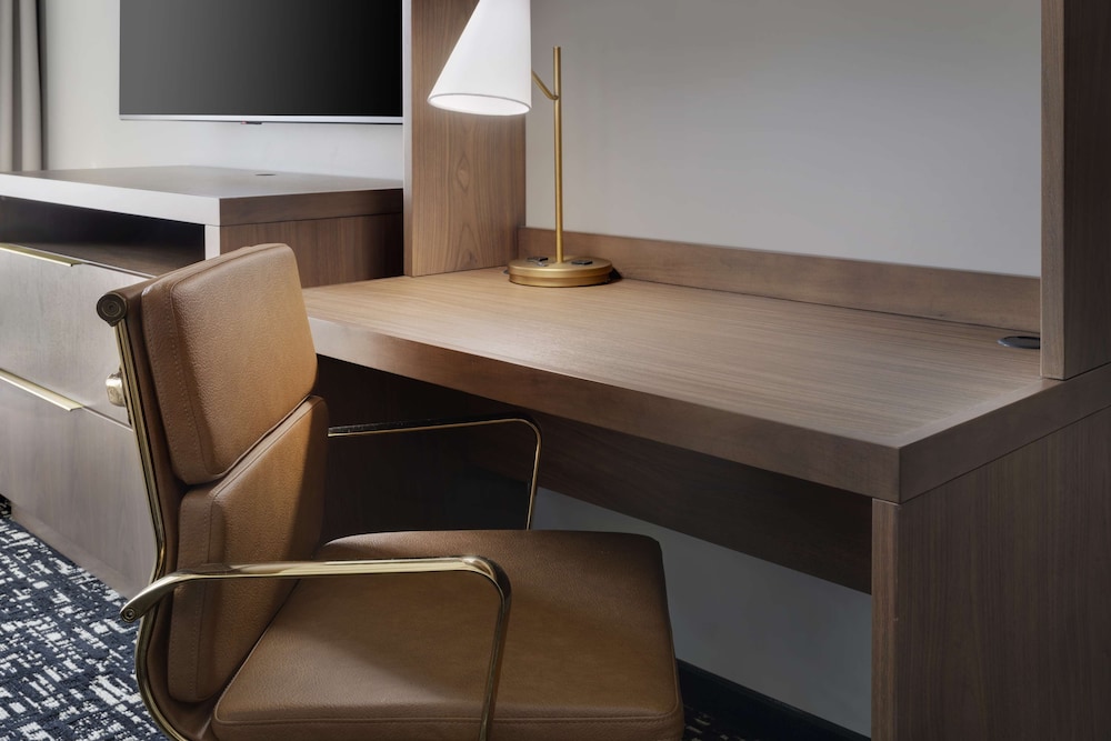 Hyatt Place LAX Century Blvd 6/43