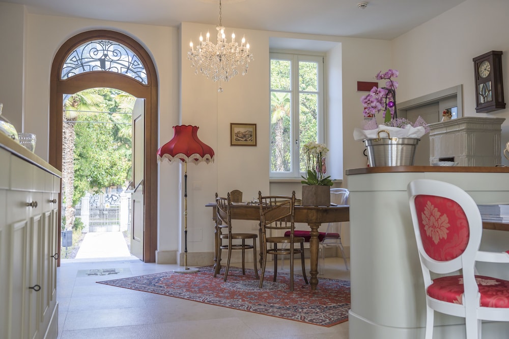 Villa Italia 39/50