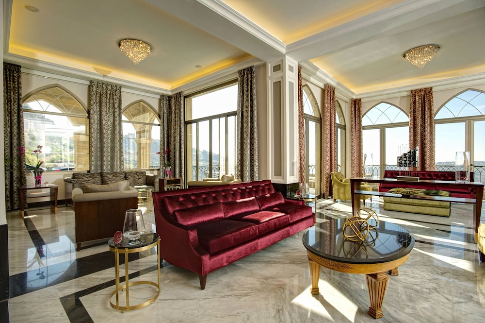 Cherry Blossom Boutique Hotel 35/69