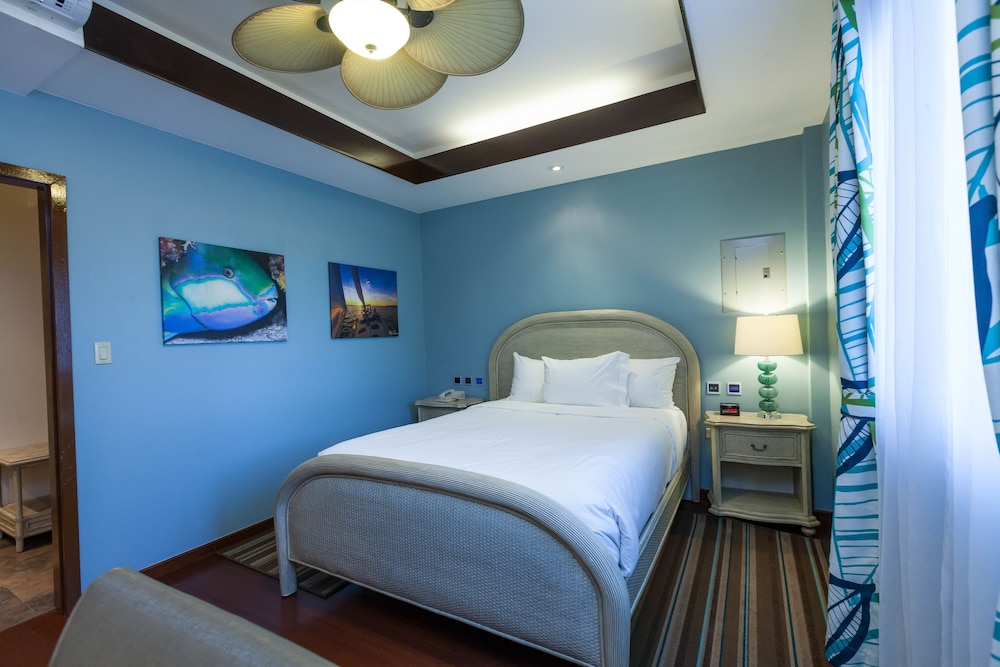 Surfrider Resort Hotel 29/79