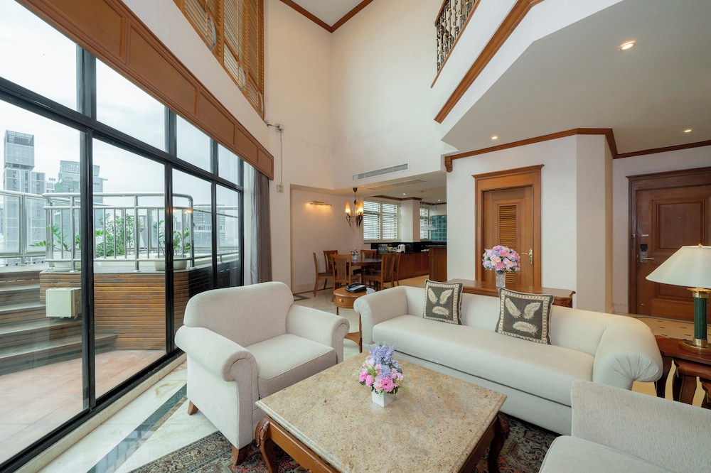 GRAND DIAMOND SUITES 51/71