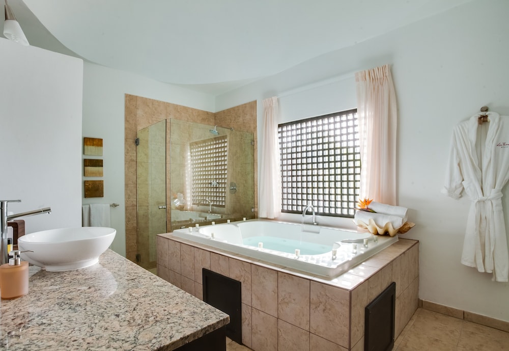 Las Terrazas Resort And Residences 34/77