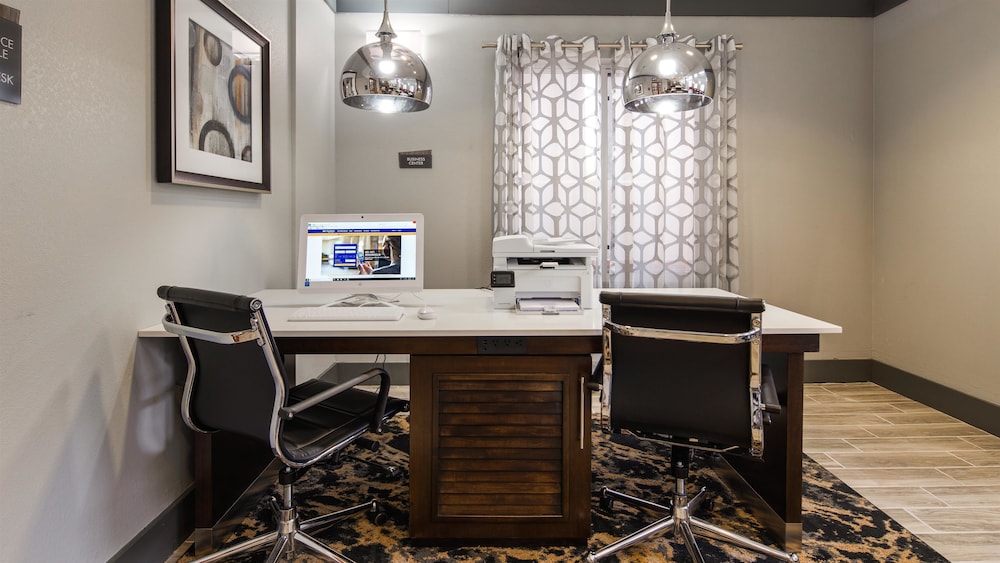 Best Western Plus Philadelphia-Choctaw Hotel and Suites 22/27