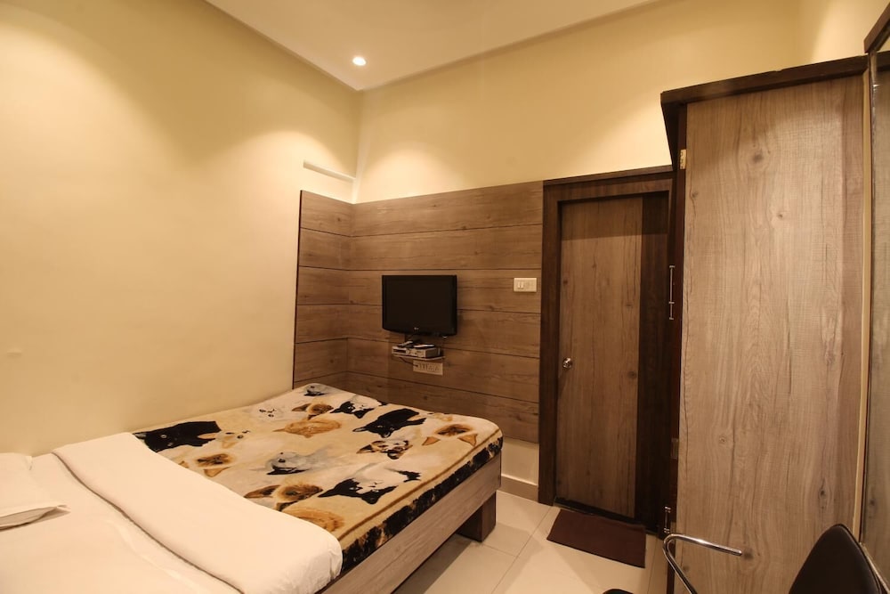 Hotel Shivkrupa 35/50