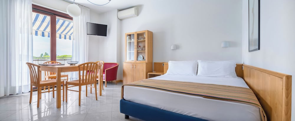 COMFORT, STUDIO, DOUBLE AND BUNK BED, BALCONY