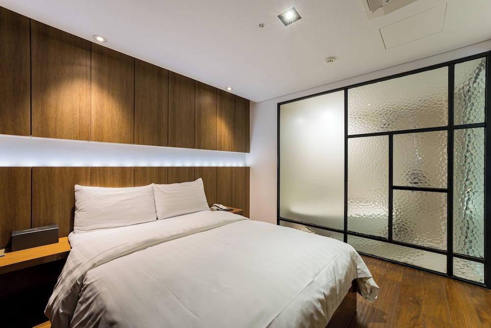 PREMIER, DOUBLE BED