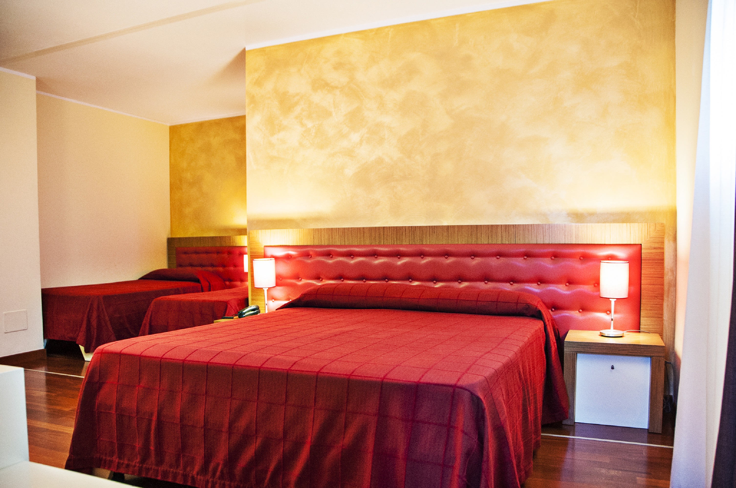 ROOM, QUADRUPLE