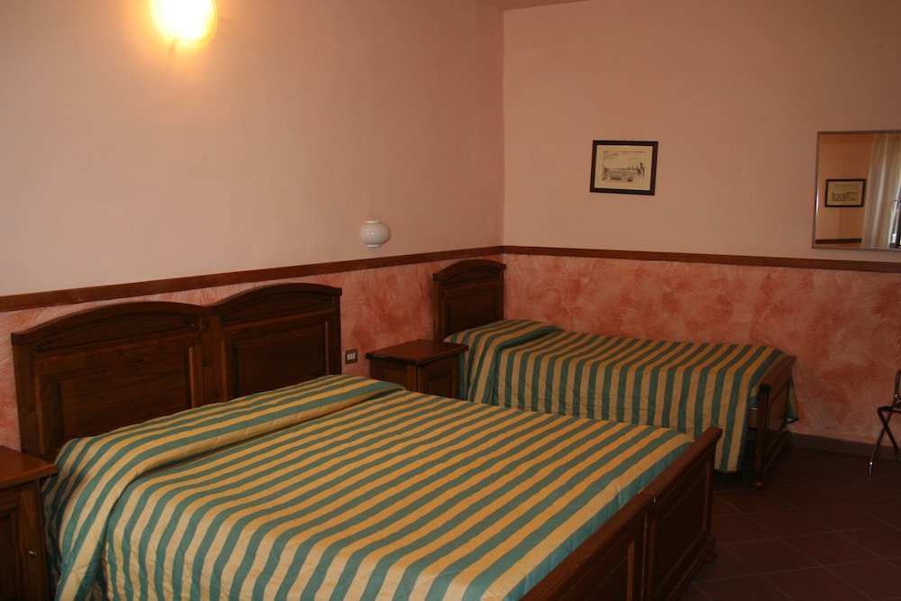 Hotel Monica 9/43