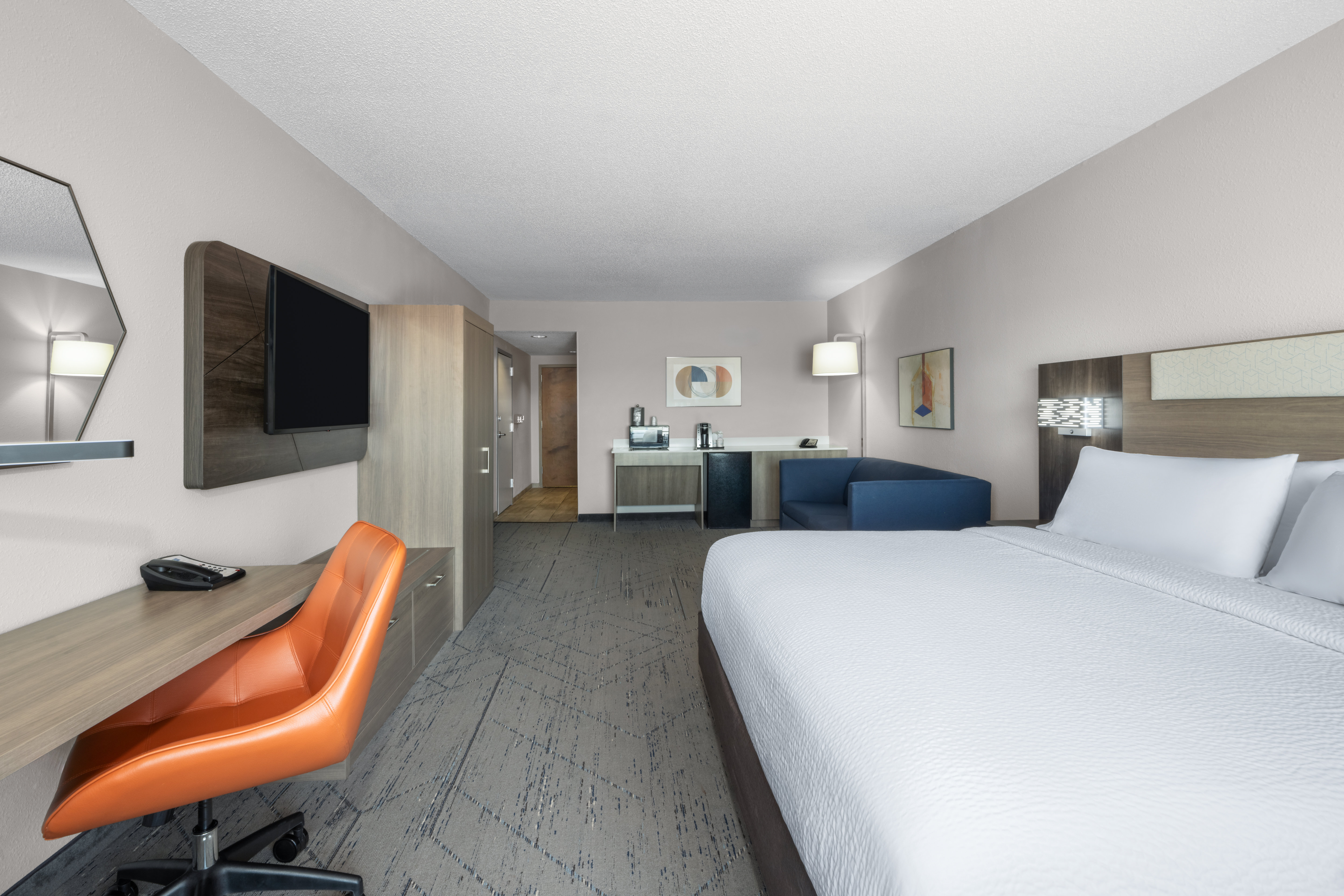 Holiday Inn Express Pembroke 16/50