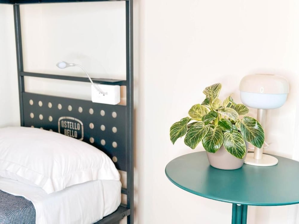 PRIVATE, 5 BEDS