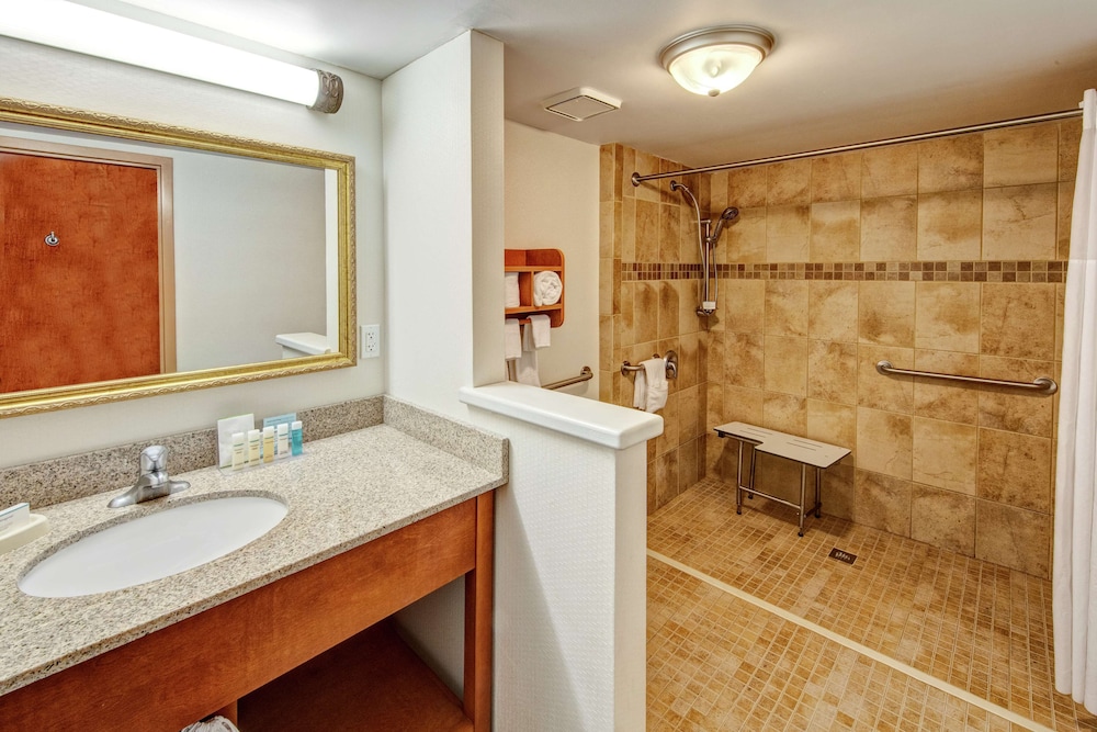 Hampton Inn Winchester 17/40
