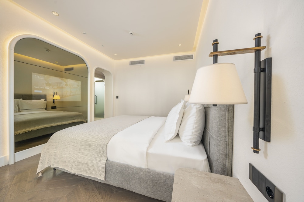 Yacht Classic Hotel - Boutique Class 35/88