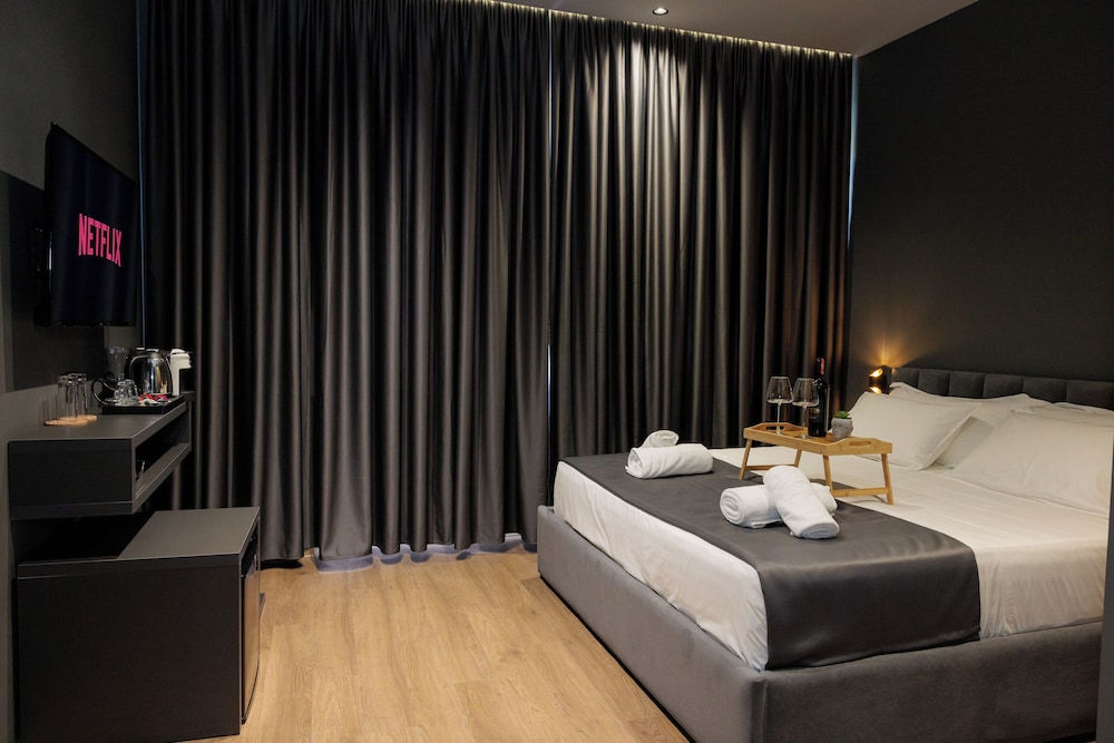 Bel Ami Hotel Tirana 29/54