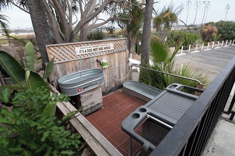 Ocean Villa Inn 59/66